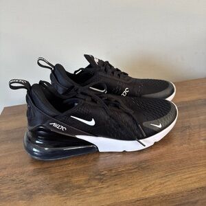 Nike Air Max 270 Black/White Sneakers Size 7.5